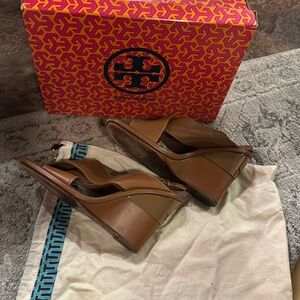 🩷🩷Tory Burch Wedge Sandals